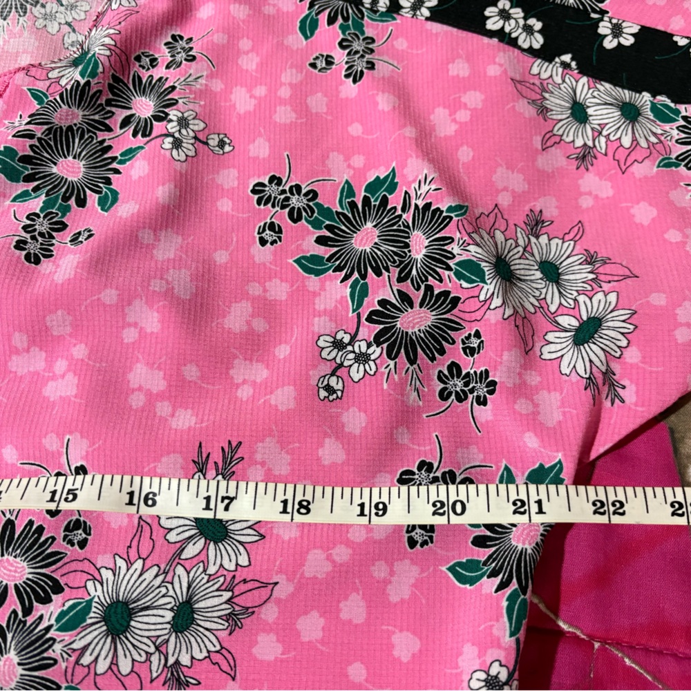 Heart Soul Floral Scrub Top - Picture 5 of 7